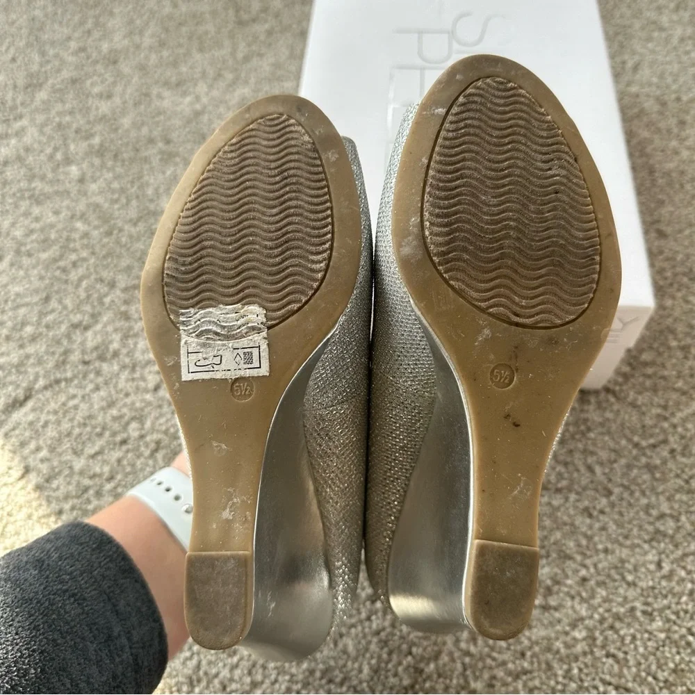 Simply Pelle Wendie Silver Glitter Wedge Peep Toe Heels Size 5.5